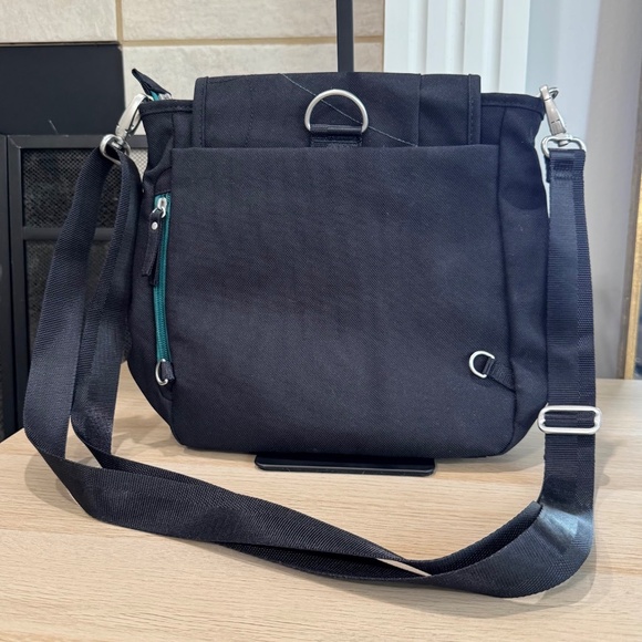 Haiku To Go Convertible Backpack Messenger Black Travel Bag Crossbody Purse - Picture 4 of 9